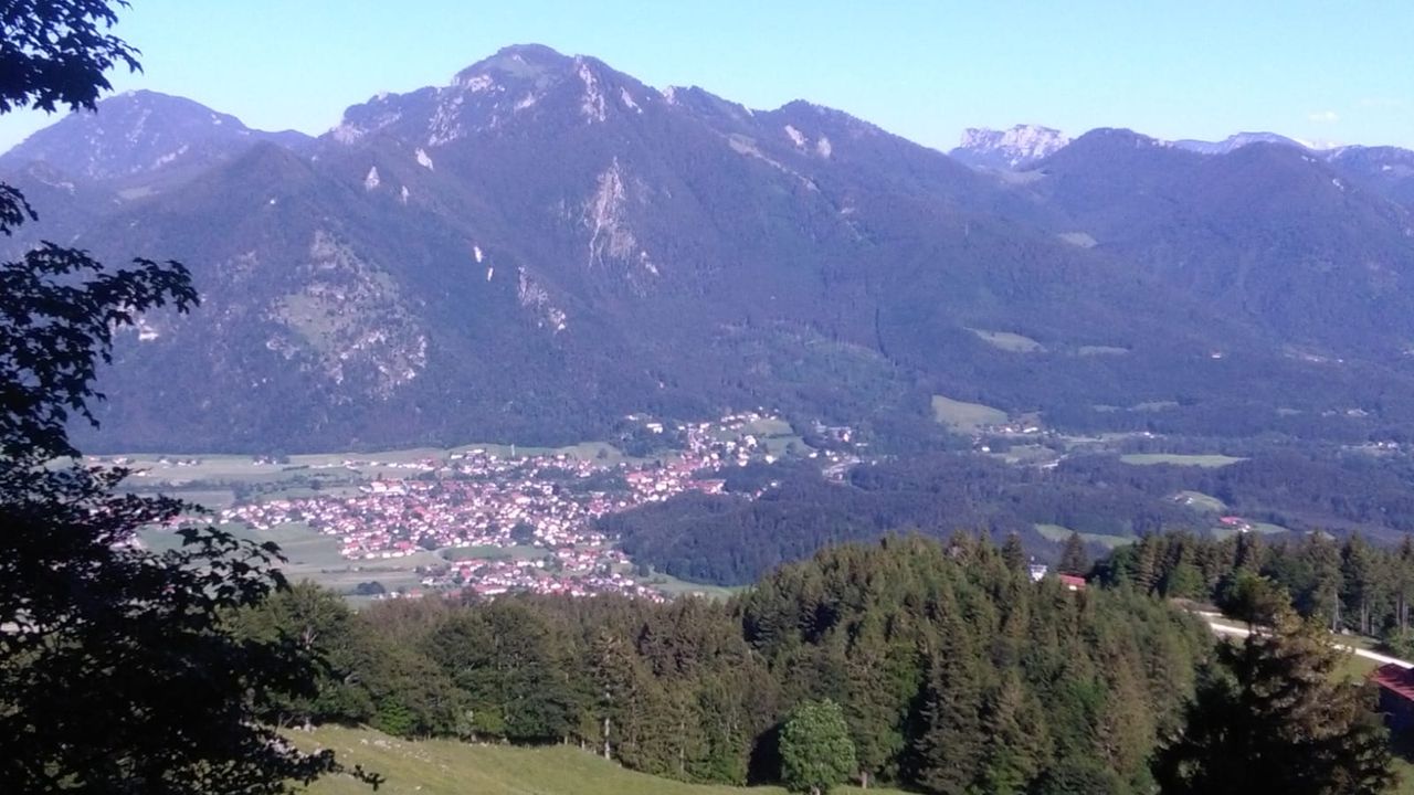 Blick ins Tal von der Staffenalm aus Blick ins Tal von der Staffenalm aus